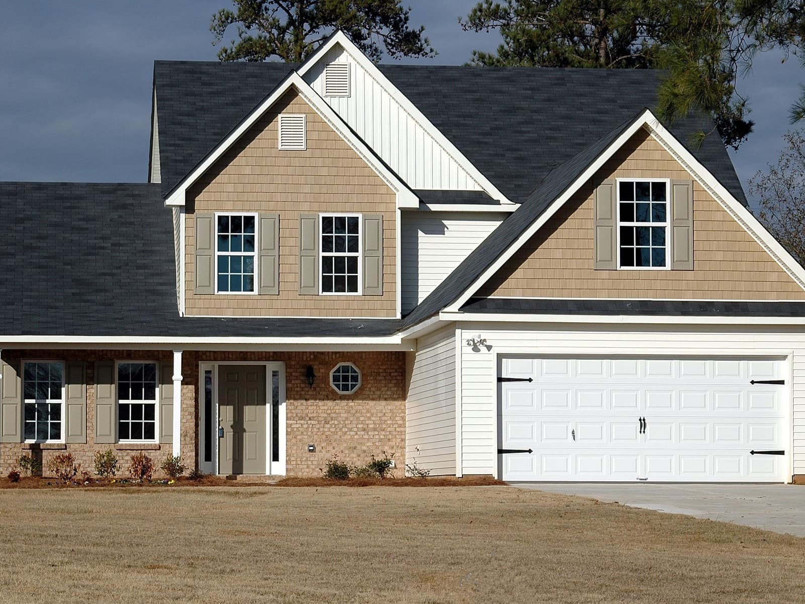 Same Round Rock home after new architectural asphalt shingle installation
